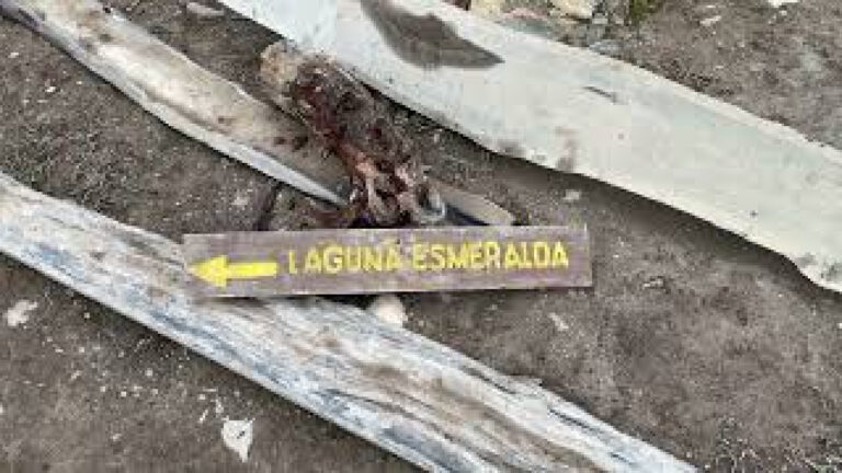 TIERRA DEL FUEGO: HIKE TO LAGUNA ESMERALDA, USHUAIA | ARGENTINA ep.16